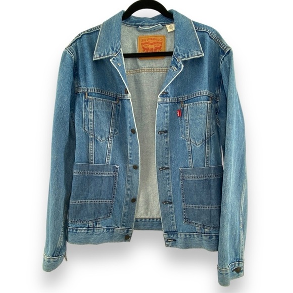 Levi's Denim Jacket Button Up Rare Pockets on Front Light/Medium Blue Men's L - Picture 1 of 4